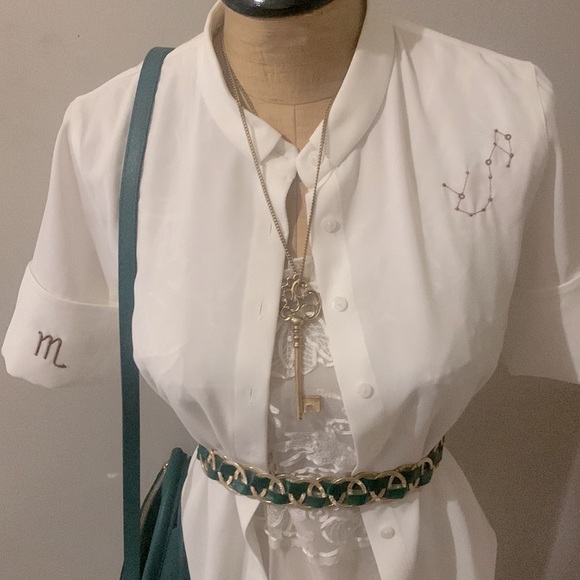 Fansilanen Zodiac Blouse - Picture 1 of 11